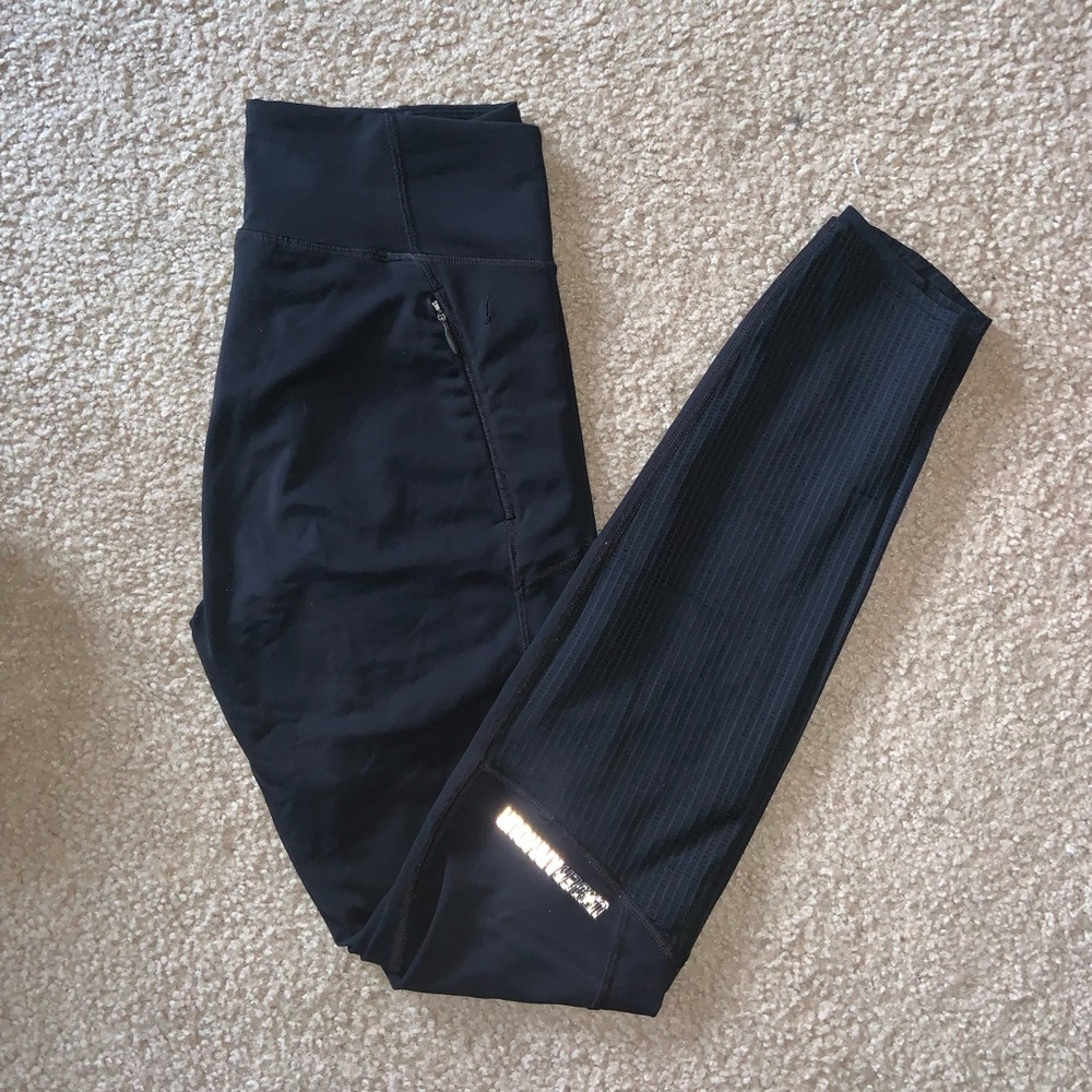 black under armor leggings, size small